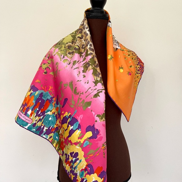 Salvatore Ferragamo Scarf Leopard in Flower Garden Pink Multicolor Scarf - Picture 6 of 16
